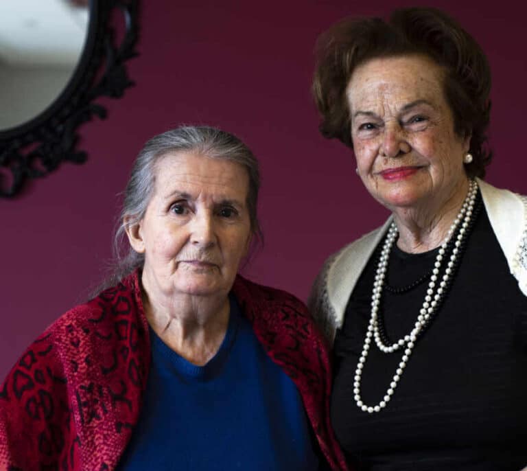 Elena y Puri, tras un año de encierro: “Queremos ver jóvenes sin mascarilla”