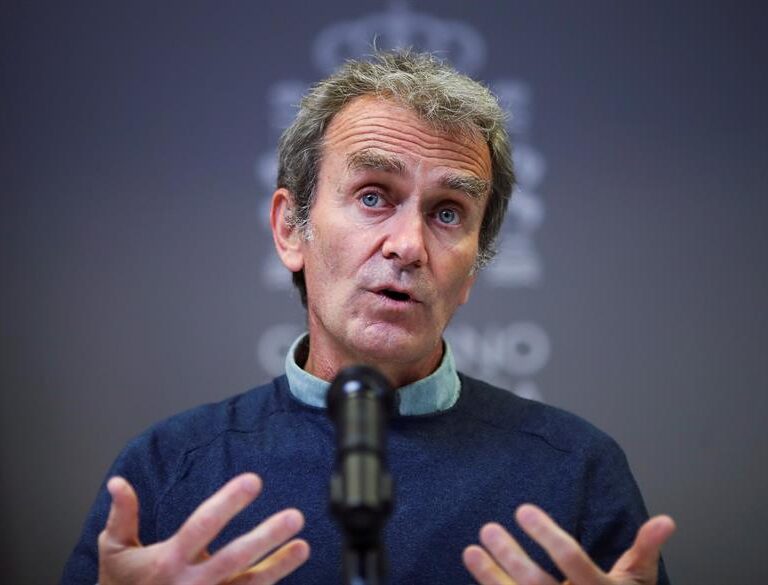 Simón avisa que el fin del estado de alarma "no es lo mismo que acaben las restricciones"
