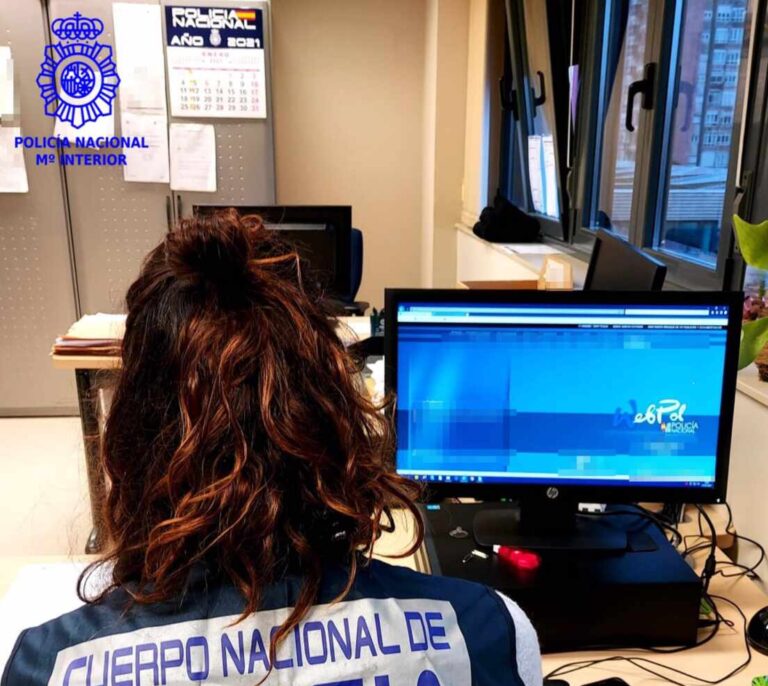 Asisten a dos niñas de 6 y 8 años solas en casa en Tenerife después de que la madre se fuera a la playa