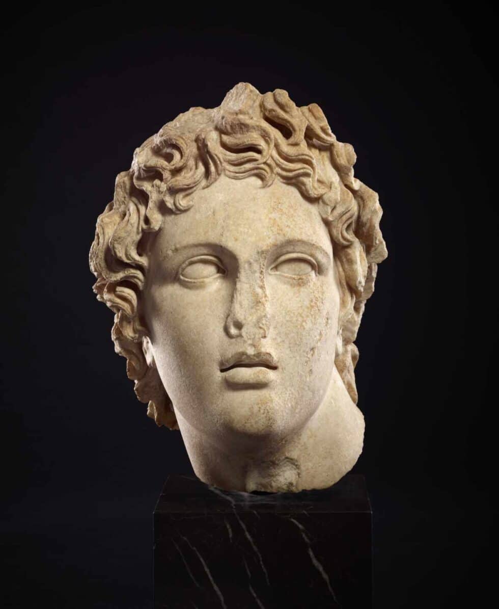 Cabeza de Alejandro Magno, mármol, romano, siglo II d.C.
