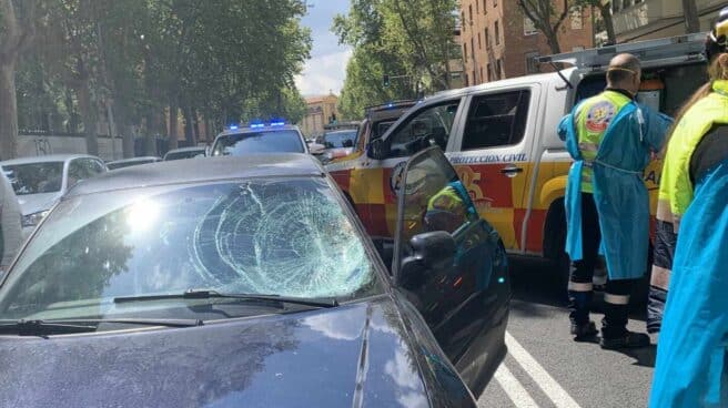 Imagen del coche dañado tras el atropello