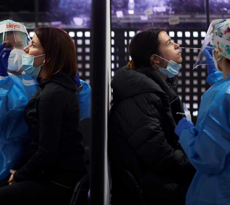 Sanidad suma 9.901 casos y la incidencia sube a 174 puntos