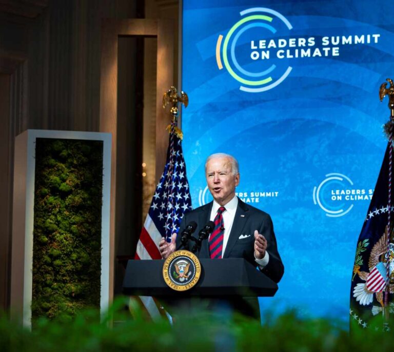 "Es un imperativo moral y económico": Biden anuncia una reducción drástica de las emisiones de EEUU