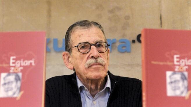 El fundador de ETA. Julen Madariaga, durante la presentación de su autobiografía.