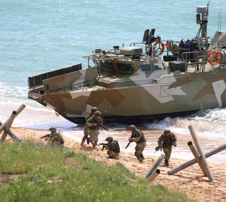 Rusia empieza su repliegue militar en la frontera con Ucrania y en Crimea