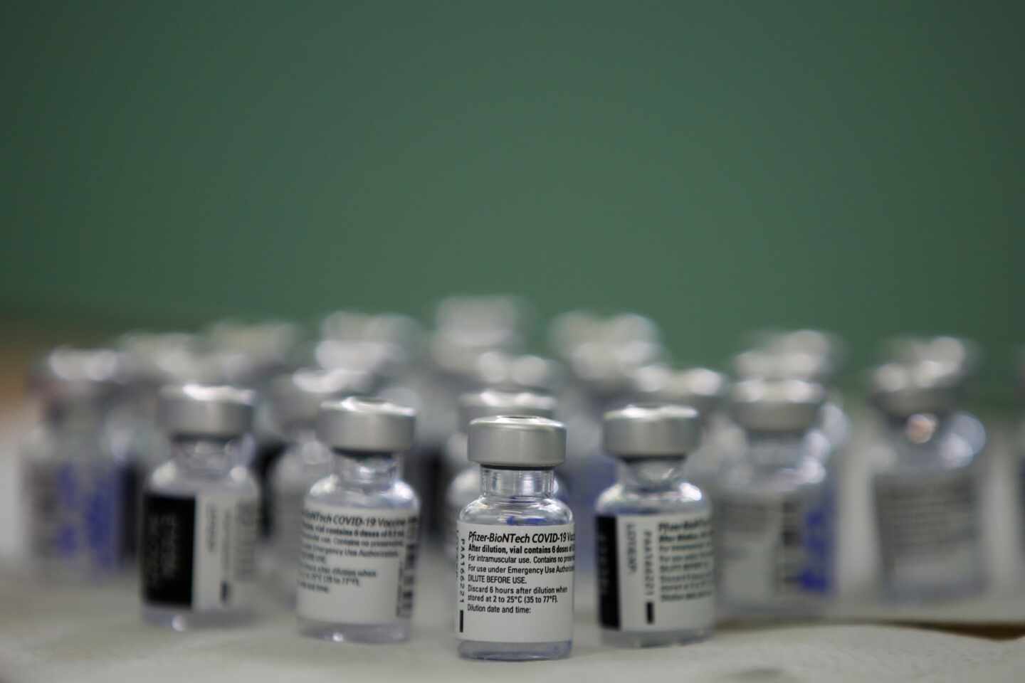 La vacuna de Pfizer reduce la mortalidad en un 98%, según un estudio pionero realizado en España