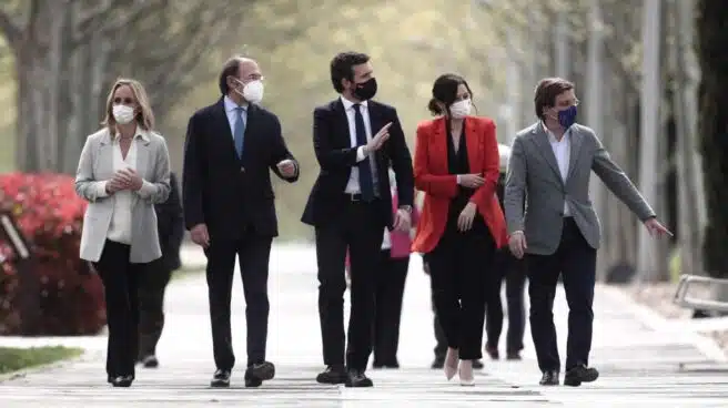 Casado aprovecha el tirón en Madrid para construir un PP a su medida ante un posible adelanto electoral