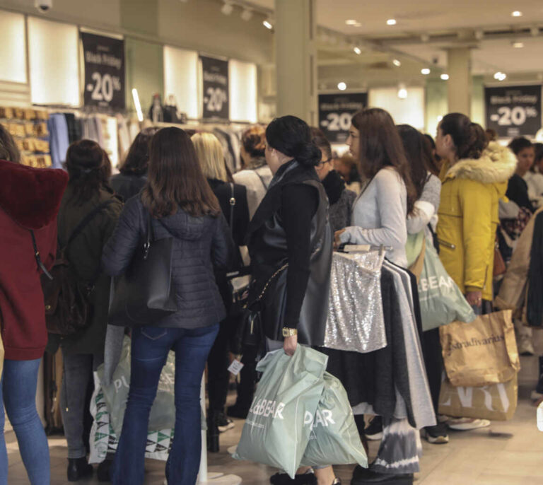 La economía española se ralentiza, el PIB crece un 0,6% entre enero y marzo