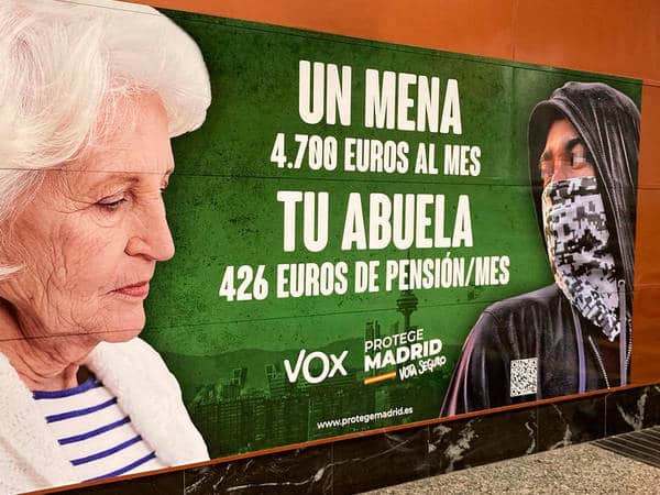 La Audiencia de Madrid insiste en que el cartel de los menas de Vox era un legítimo mensaje electoral