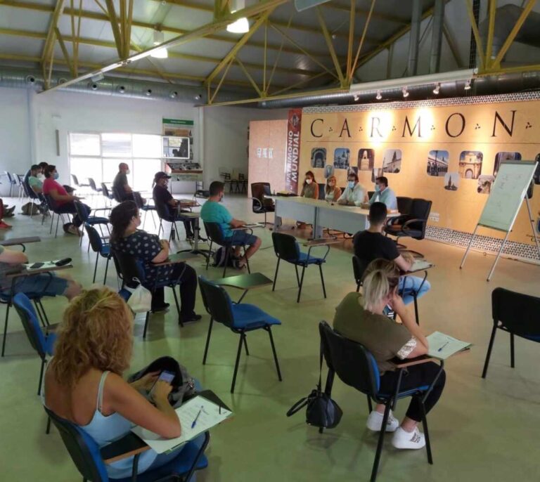 Endesa forma a 4.000 personas en el entorno de sus proyectos renovables