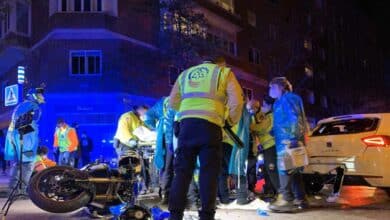 Herido grave un motorista al chocar con un vehículo en Chamberí