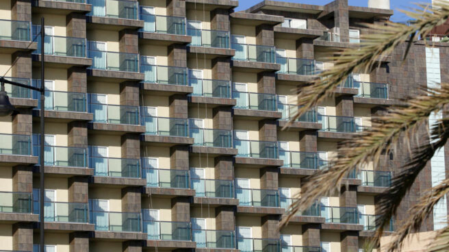 Hoteles en la playa Playamar, en Torremolinos, Málaga, cerrados durante el confinamiento decretado por el Estado de Alarma.