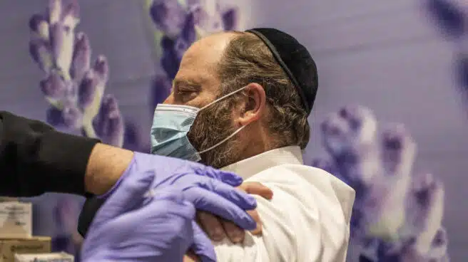La experiencia en Israel confirma que la vacuna de Pfizer también evita el contagio