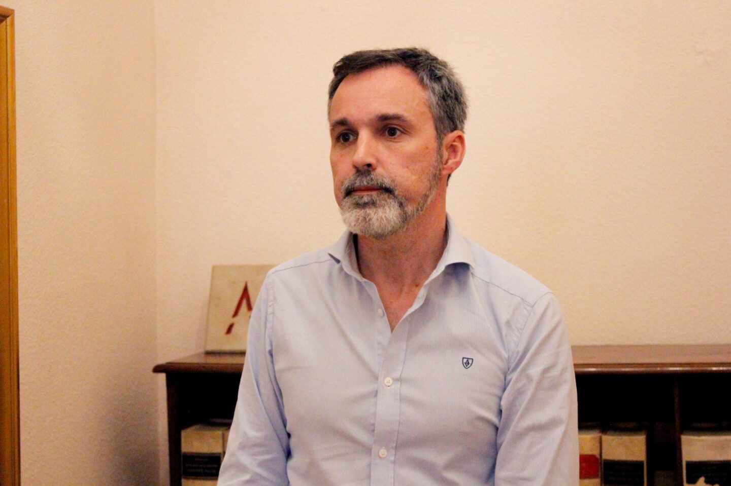 Jorge Fernández Vaquero, magistrado y portavoz nacional de la Asociación Judicial Francisco de Vitoria (AJFV), en su despacho.