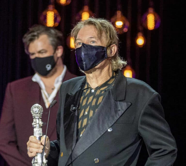 Julien Temple: "Llevo 40 años esperando un heredero del punk y no llega"