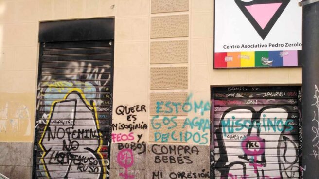 Vandalizan la sede del colectivo LGTB en Madrid con mensajes homófobos Sede del Cogam, en Madrid, vandaliza.