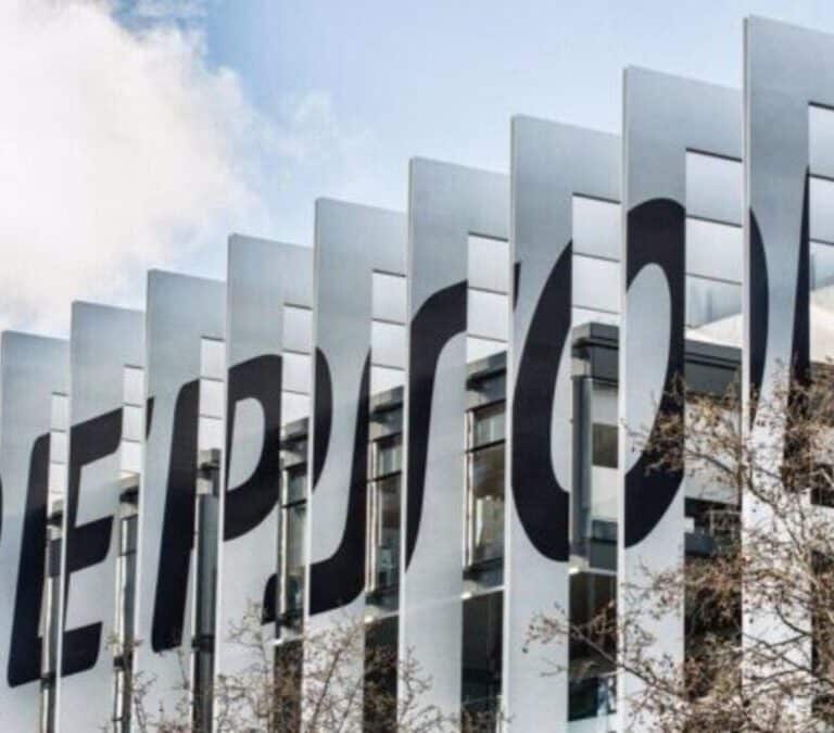 Repsol desafía a Iberdrola tras ganar 100.000 clientes en un trimestre y anticipa nuevas ofertas en electricidad