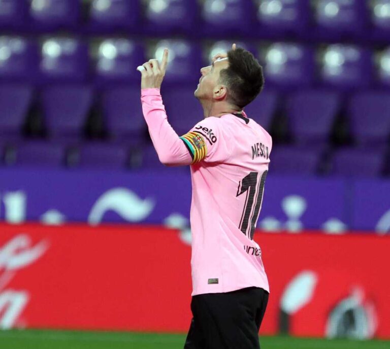 Subastan por 80.000 euros las botas del último gran récord de Messi