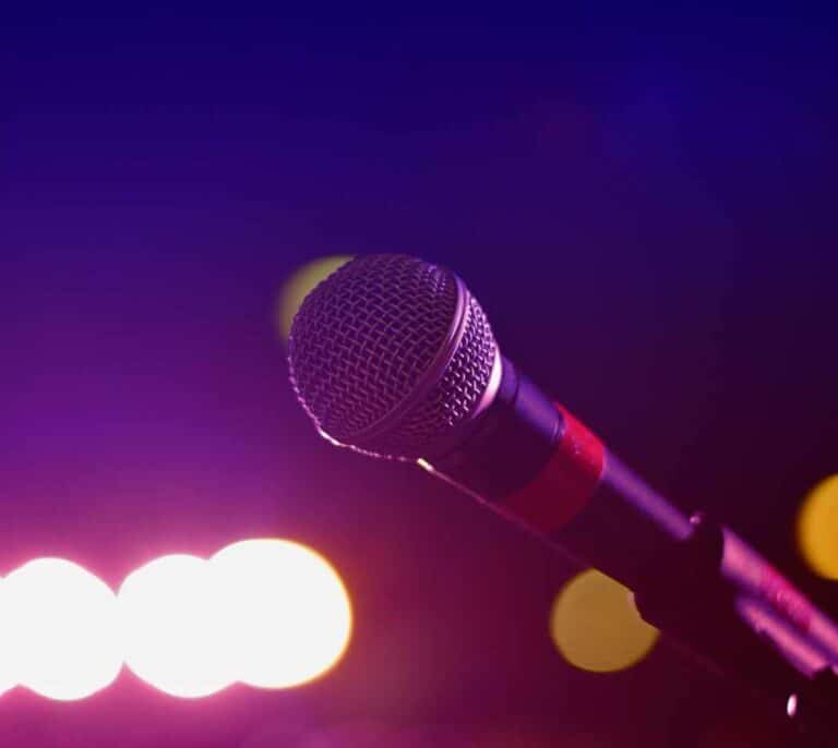Desalojado de madrugada un karaoke en Sevilla con 81 personas, nueve de ellas menores