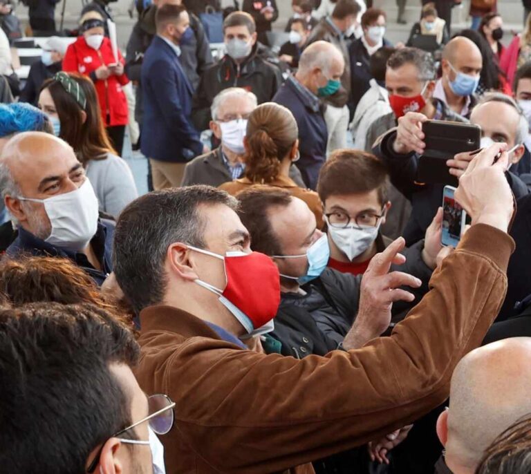 Madrid abrirá expedientes a Vox y PSOE por los mítines en zonas confinadas