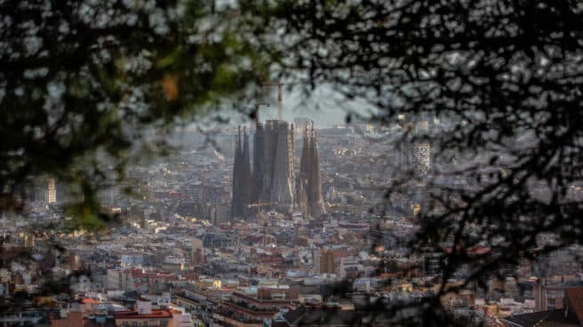 Imagen panorámica de Barcelona, en el centro se ve la Sagrada Familia.
