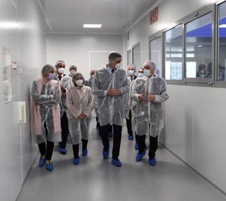 Sánchez confía en que este año España pueda tener su propia vacuna