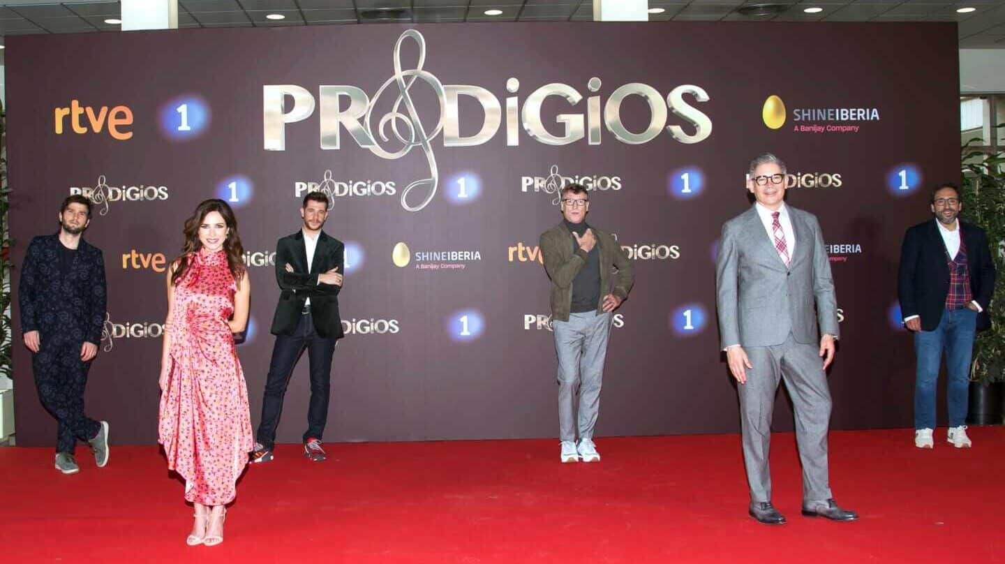 Lucas Vidal, Paula Prendes, Andrés Salado, Nacho Duato, Boris Izaguirre y José Manuel Zapata, en la presentación de la tercera temporada de 'Prodigios'.