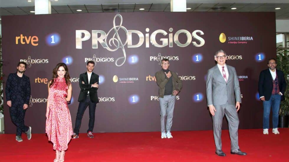 Lucas Vidal, Paula Prendes, Andrés Salado, Nacho Duato, Boris Izaguirre y José Manuel Zapata, en la presentación de la tercera temporada de 'Prodigios'.