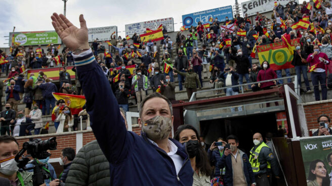 Santiago Abascal y Rocío Monasterio, en el mitin de Vox en San Sebastián de los Reyes.