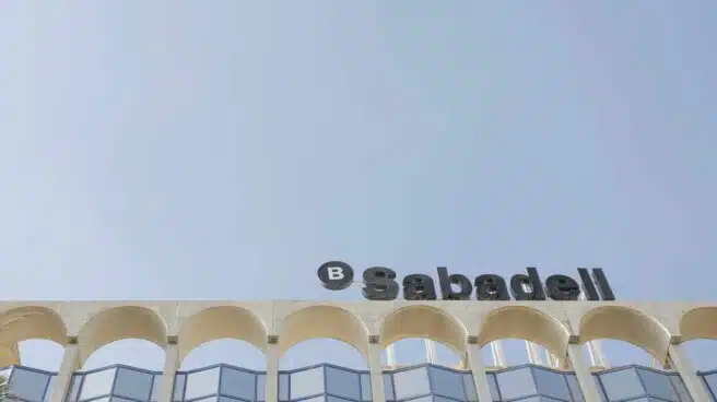 Los sindicatos buscarán convertir el ERE de Sabadell en un acuerdo de prejubilaciones