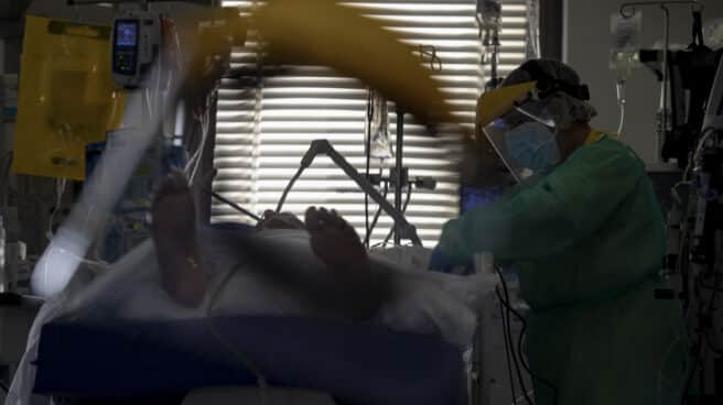 Unidad de Cuidados Intensivos (UCI) dedicada a enfermos de coronavirus del Hospital Universitario Ramón y Cajal, en Madrid.
