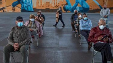 Los mayores de 65 años ya se contagian un 27% menos que la población general