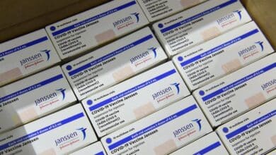 Janssen paraliza el reparto de su vacuna en Europa a la espera de la investigación por los trombos