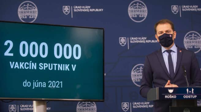 El primer ministro de Eslovaquia da una rueda de prensa sobre las vacunas rusas Sputnik V.