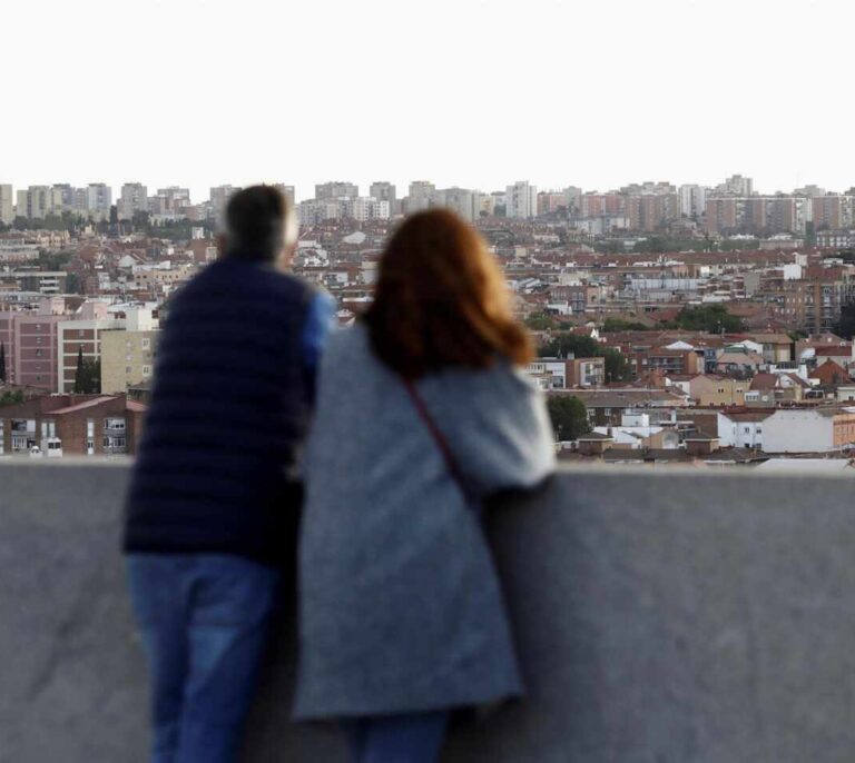 Madrid supera los 3 millones de vacunados y sigue descendiendo en casos y hospitalizados