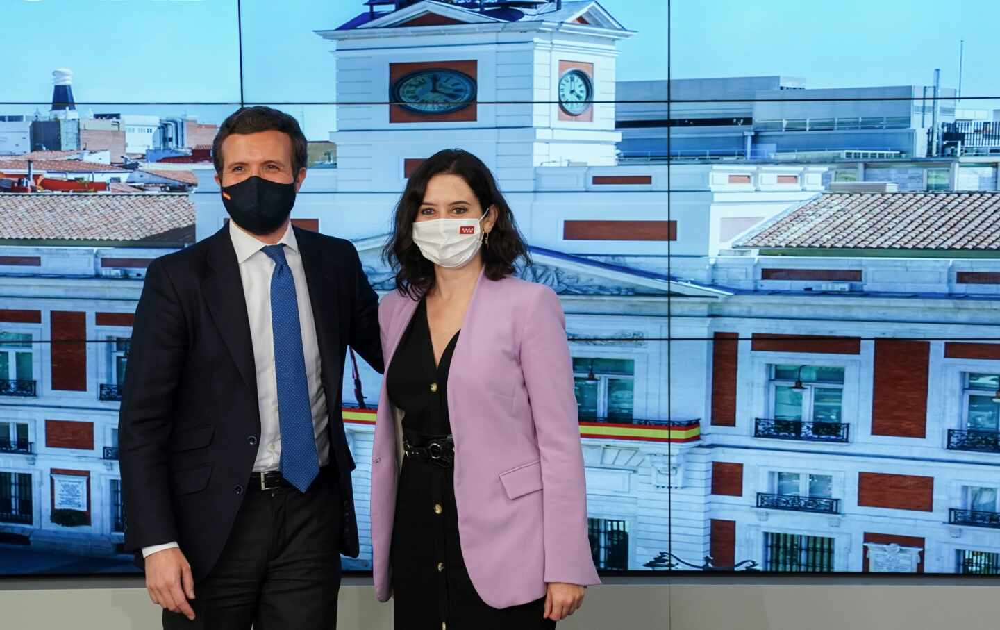 El presidente del PP, Pablo Casado, junto a la presidenta madrileña en funciones, Isabel Diaz Ayuso