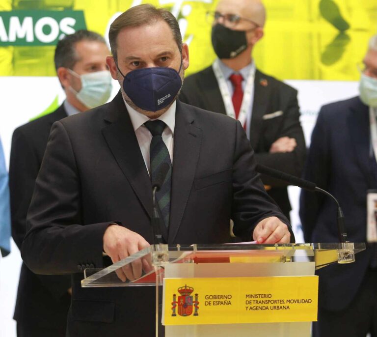 Ábalos prevé licitar en 2022 las primeras obras para que el AVE llegue a Barajas