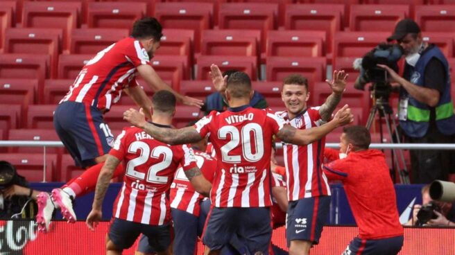 Los jugadores del Atlético de Madrid celebran el gol de Luis Suárez ante Osasuna Los jugadores del Atlético de Madrid celebran el gol de Luis Suárez ante Osasuna