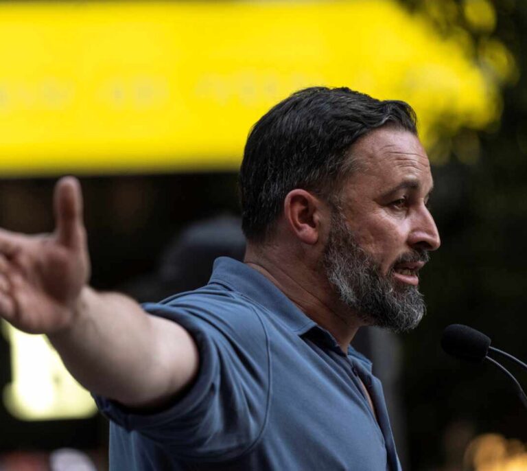 Abascal eleva la presión contra Moreno y llama a manifestarse el domingo en Sevilla