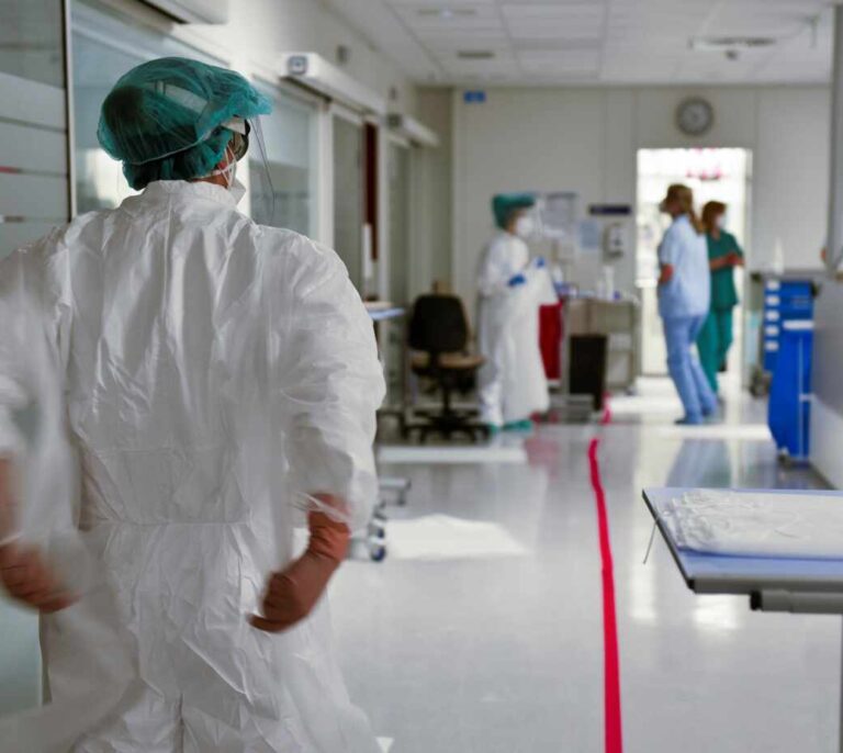 La incidencia cae otros 8 puntos en toda España y baja de 300 en Madrid
