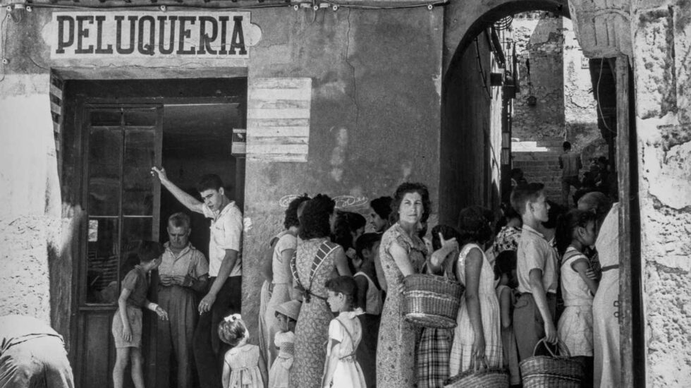 Cola en el barrio Roig 1958- Alicante