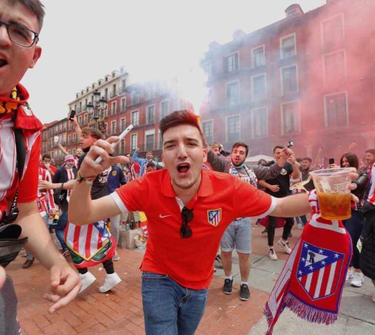 Concentración de seguidores del Atlético de Madrid en Valladolid