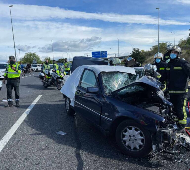 Dos personas muertas y dos heridas en un accidente múltiple en la M-50 a la altura de Majadahonda