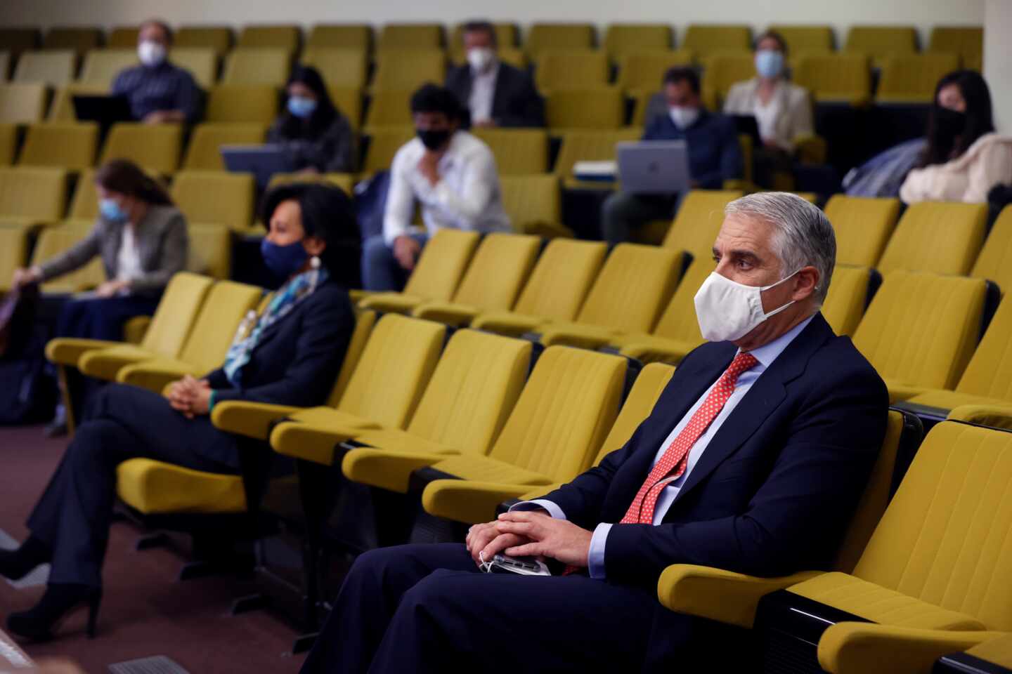 Ana Patricia Botín y Andrea Orcel, en el juzgado.