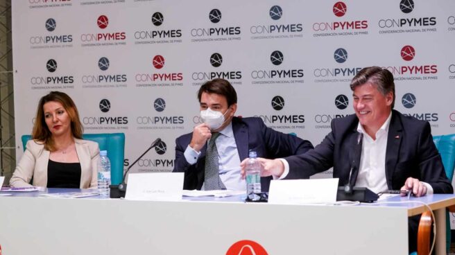 Presentación de Conpymes, una nueva patronal de pymes y autónomos de España La secretaria general de la unión de autónomos UATAE, María José Landaburu; el presidente de Conpymes, José Luis Roca y el presidente de PIMEC, Antoni Cañete, durante el acto de presentación de Conpymes.