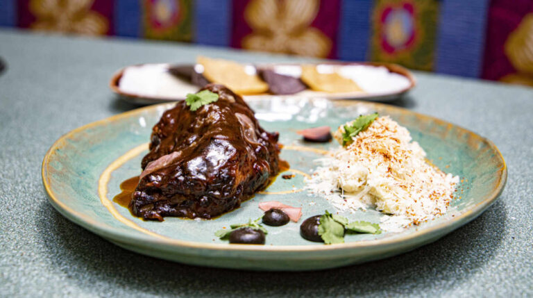 El plato de costilla de cerdo ibérica, en el restaurante Papúa Colón