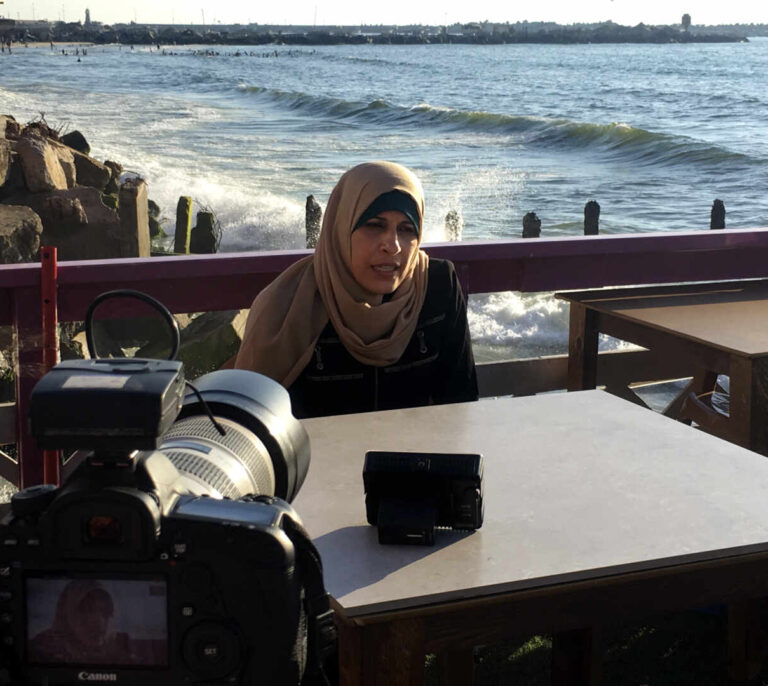 Mujeres y enfermas de cáncer, doble condena en la franja de Gaza
