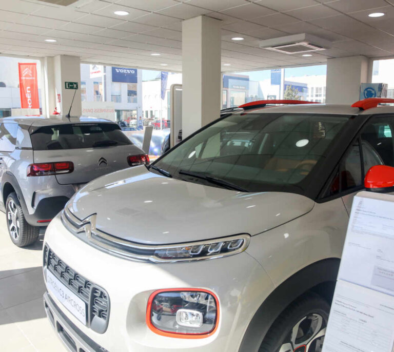 La escasez de microchips eleva hasta un año la espera para adquirir un vehículo nuevo