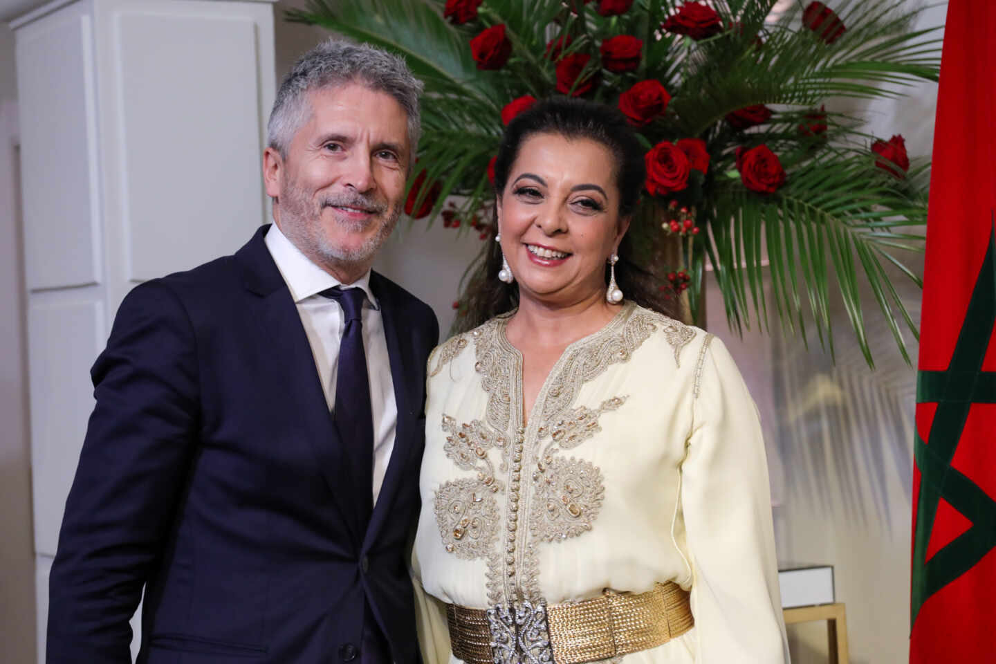 El ministro de Interior, Fernando Grande-Marlaska, junto a la embajadora de Marruecos Karima Benyaich.