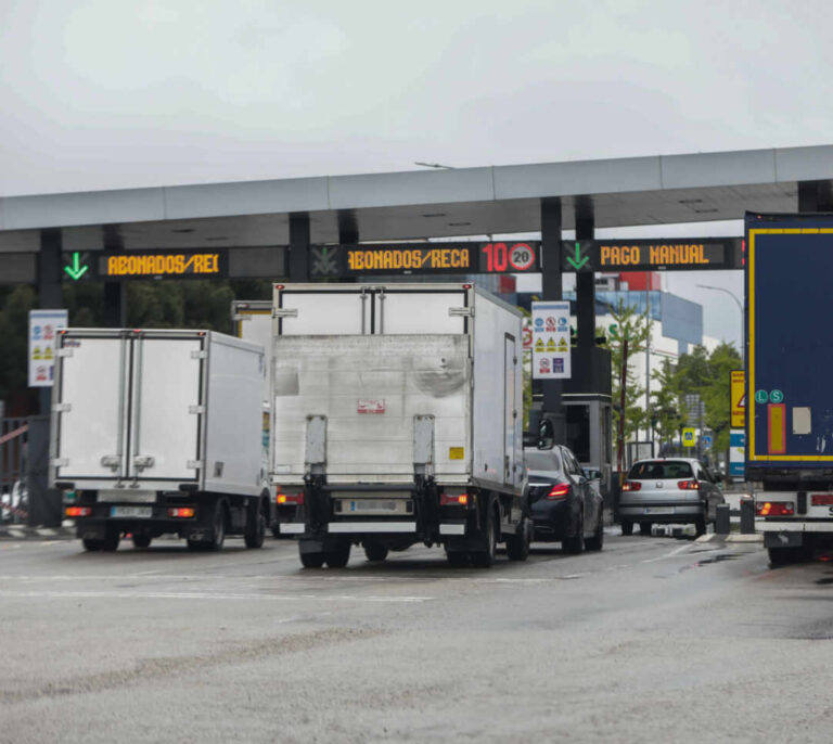 Los transportistas amenazan con un "paro nacional" si se implanta el peaje "sin consenso" a las carreteras